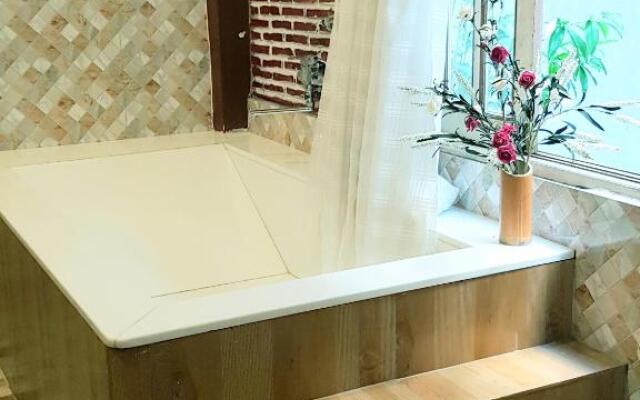 Hà Phan Holiday House