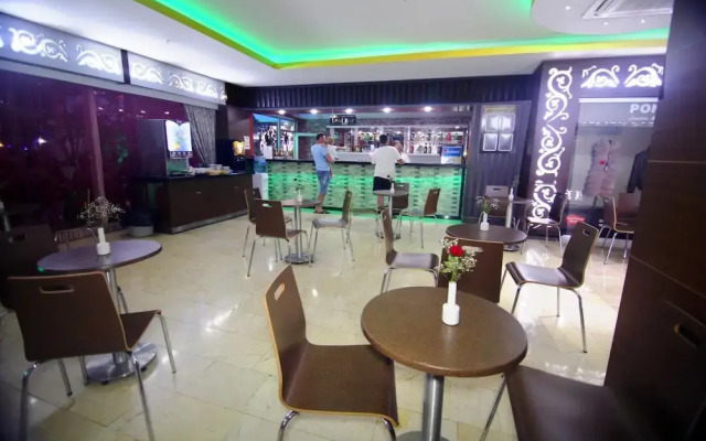 Klas More Beach Hotel