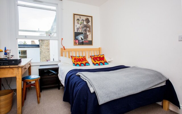 Wonderful 4 Bedroom Home In Kensal Rise