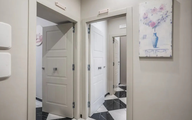 Pink Rose in Naples With 1 Bedrooms and 1 Bathrooms