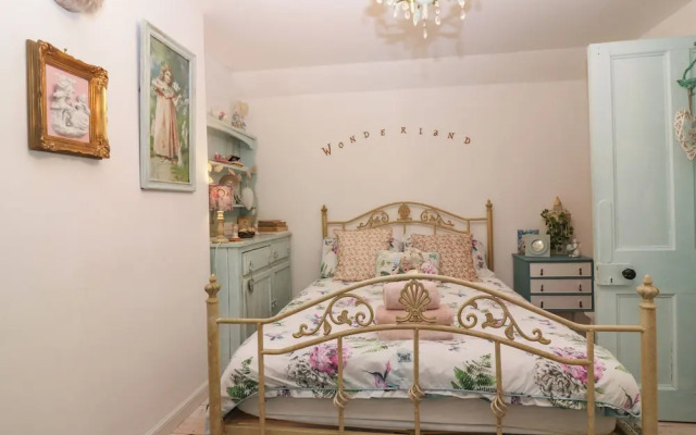 Wonderland Cottage