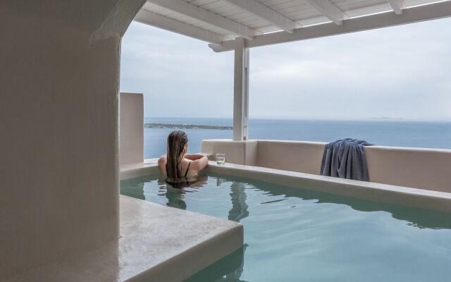Art Maisons Oia Castle Hotel