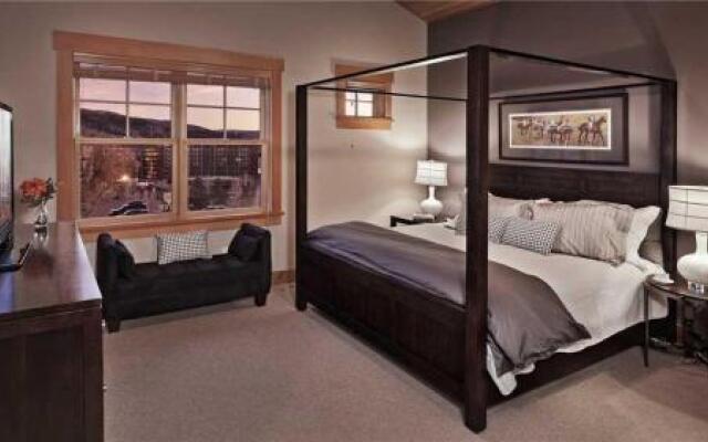 Sunshine Peak Chalet