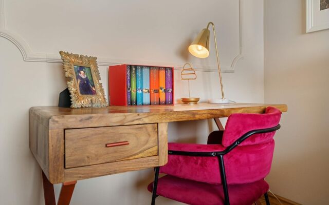 Holt - Gryffindor Tower