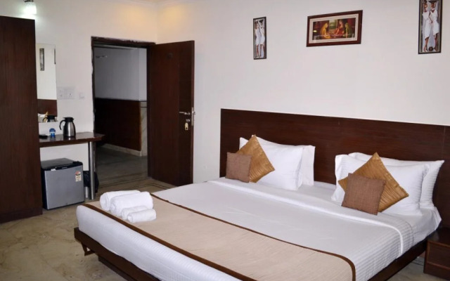 Hotel Goodluck Near IGI Airport