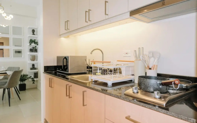 A Luxurious 1BR Apartment