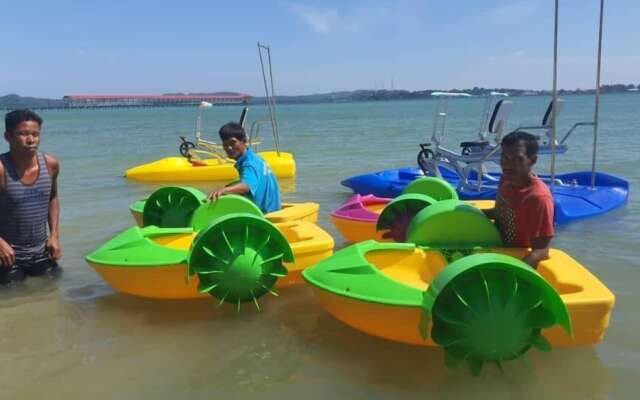 Dreamland Beach Holiday