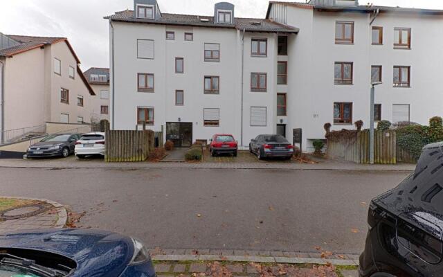 Holiday Business Apartment I 2,5 room I 60qm I Highspeed WLAN l near City and Fair I Automobil und Tech-Company