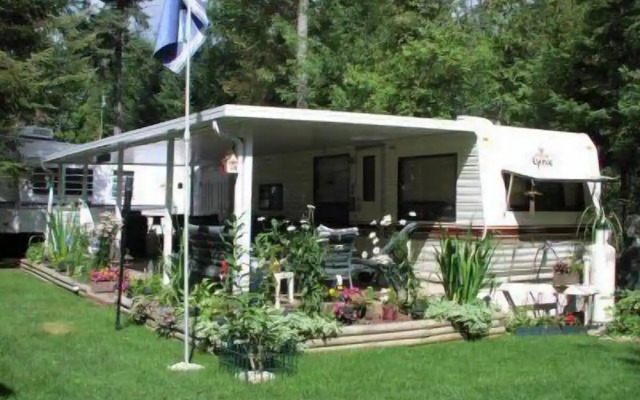 Jell-E-Bean Campground and Trailers
