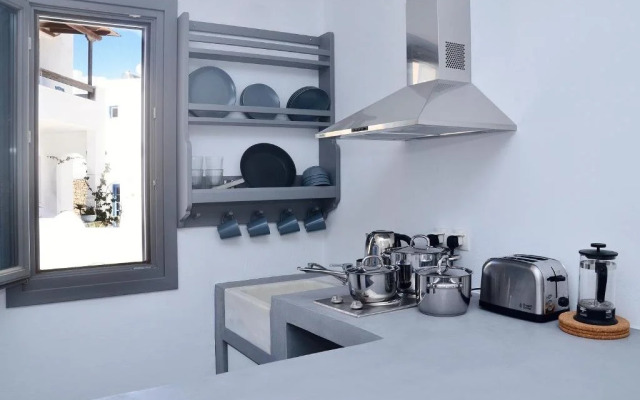 Ionathan Koufonisia Suites