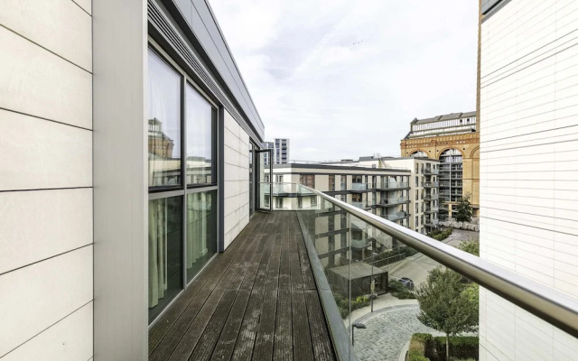 Beautiful 4 Bed Abode Near Imperial Wharf