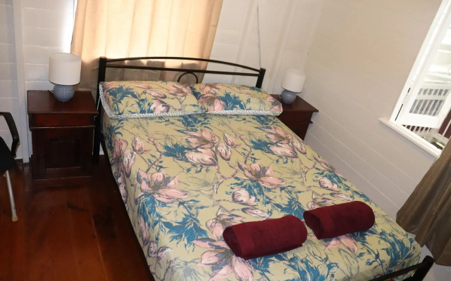 Travellers Paradise Heritage Historical Place - Hostel