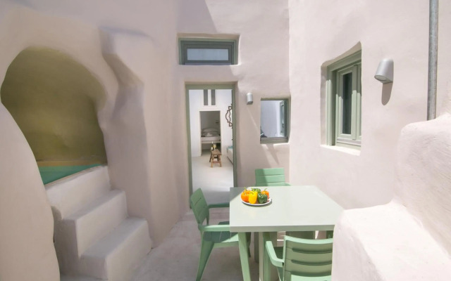 Morfi Cave House
