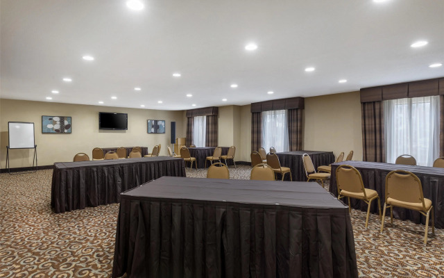 Best Western Bastrop Pines Inn