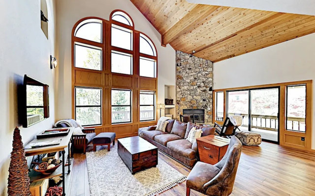 Snowpeak House 4 Bedrooms 3.5 Bathrooms Home