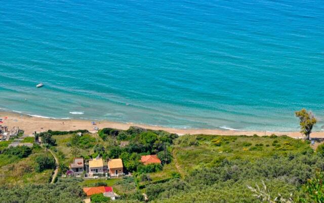 Holiday House Angelos A on Agios Gordios Beach