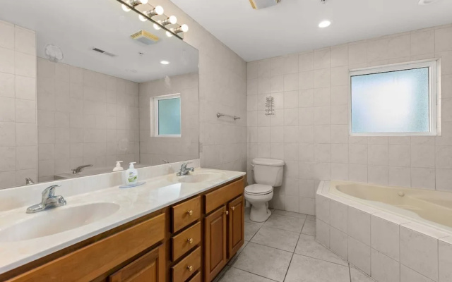 OCHG Ocean 1 Suites