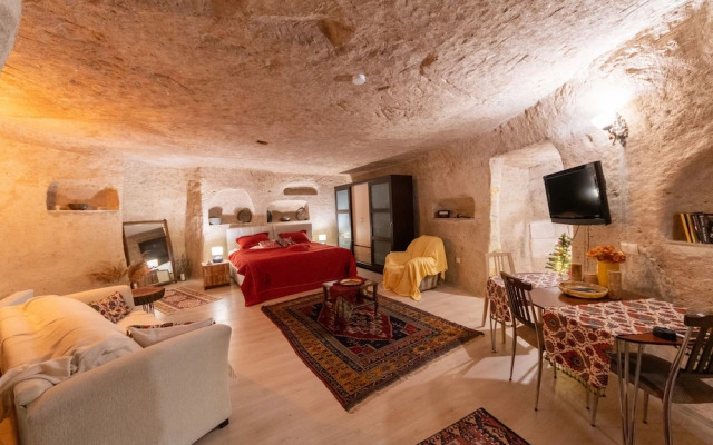 Cappadocia Deep Cave House