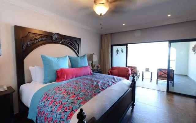 Spacious 3 Bedroom With Plunge Pool in Cabo