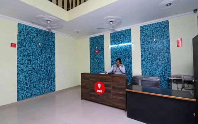 OYO 10759 Hotel Golden Nest