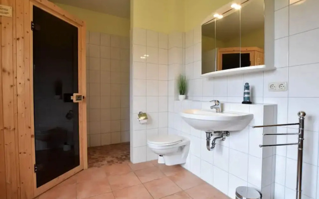 Ferienhaus mit Eingezaeuntem Garten