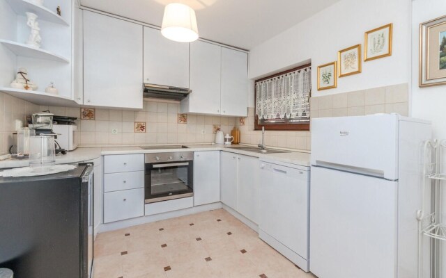 Amazing Home in Ugljan With Wifi and 4 Bedrooms