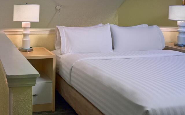 Sonesta ES Suites Minneapolis  St. Paul Airport