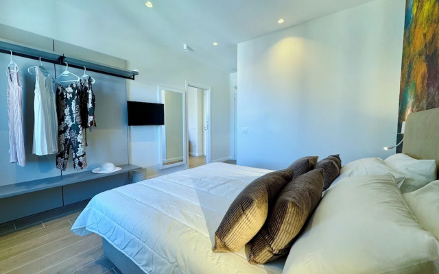 YourHome - Il Pino Rooms & Apartment