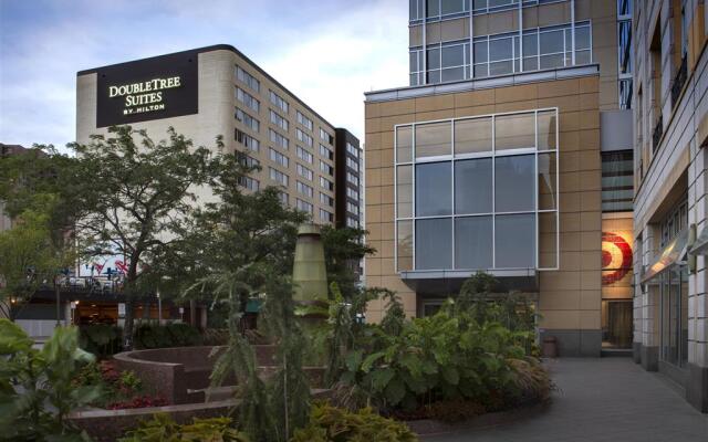 DoubleTree Suites by Hilton Hotel Minneapolis