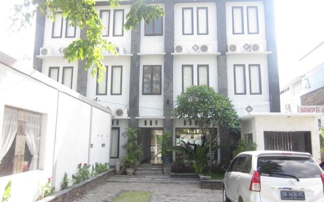 OYO 3156 Hotel Warta Dua