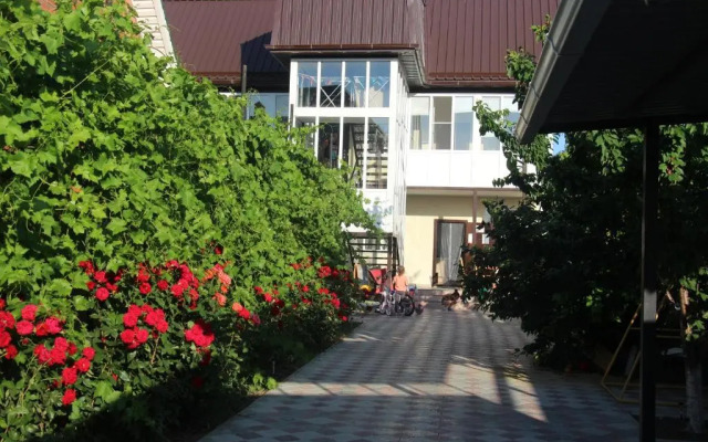 Guest house on Primorskiy