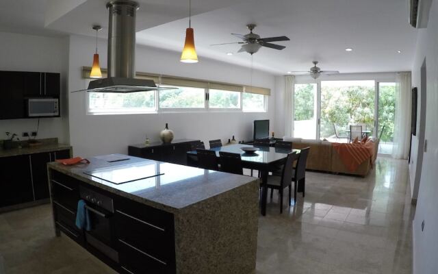 Mamitas Village 201-A by Playa Silvestre