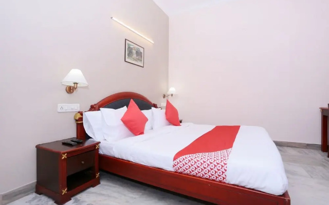 OYO 24157 Karthika Residency