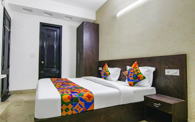 FabHotel Nirvana - 600m from CK Birla Hospital Gurgaon