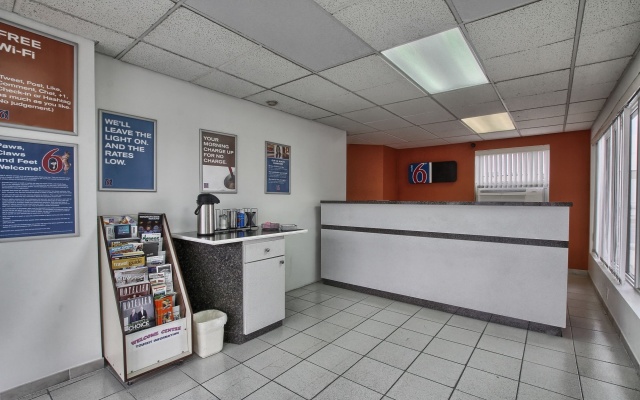 Motel 6 Windsor, ON
