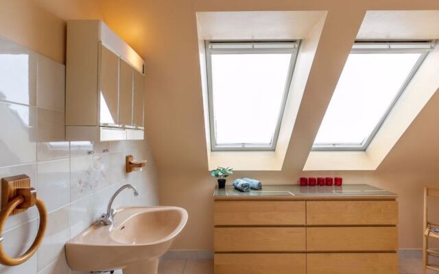 Cremiou Beach (KER215)