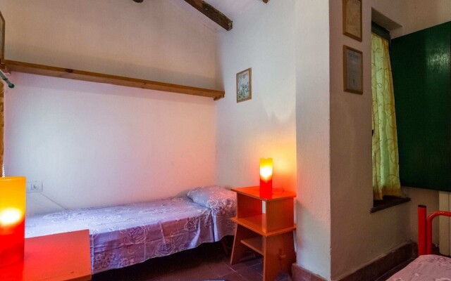 Spacious Holiday Home with Pool in Migliorini