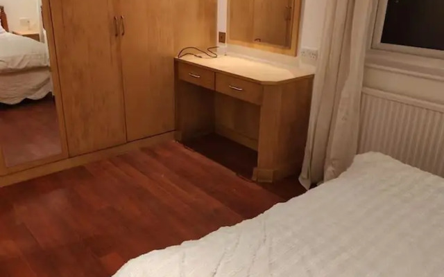 4 Guests - Bbq - Parking - Garden