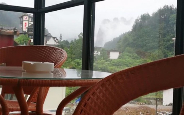 The Bamboo Inn with Mountain-view