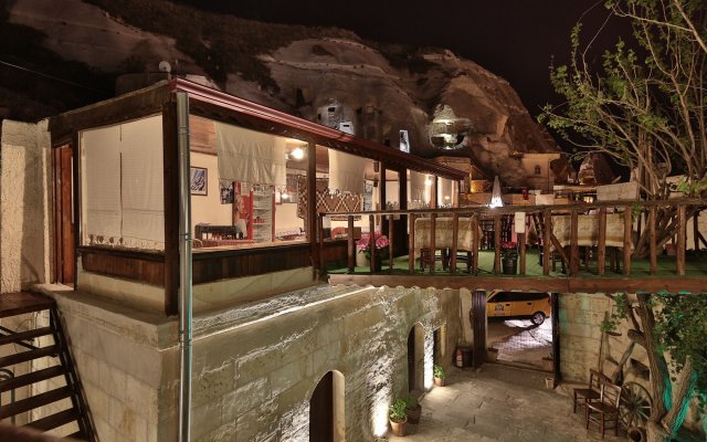 Melek Cave Hotel