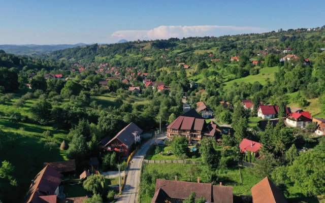 Pensiunea Anotimpuri by Casa Sandu