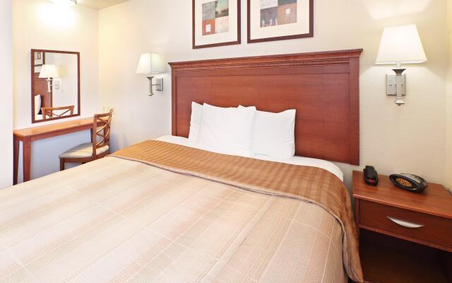 Candlewood Suites Fayetteville – University of Arkansas by IHG