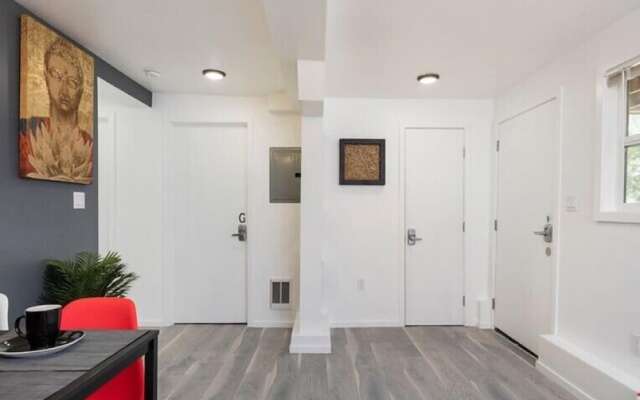 Commercial Homes - Private rooms w Shared bath downtown SFO