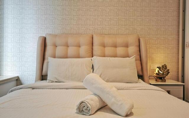 Yussy 4Bedroom Condo at R&F Princess Cove