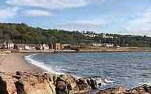 Beautiful 2-bed Apartment in Inverkip Great Garden