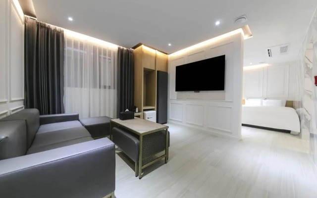 Brown Dot Hotel Pyeonghwa plaza