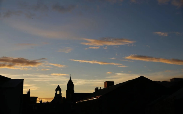 Kings Lodge: City Centre & Private Parking