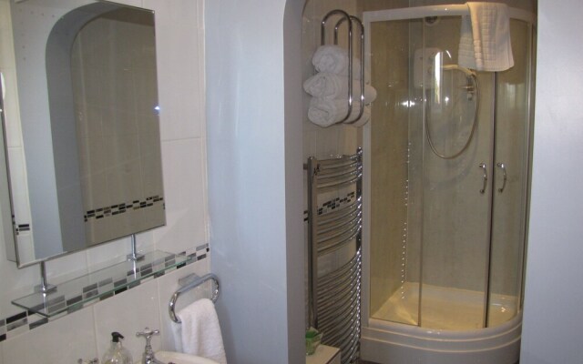 Ashmira Guest House