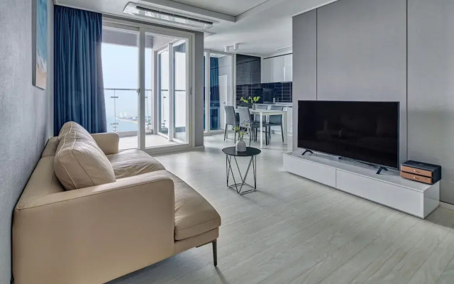 Gangneung Chonpines Ocean Suites Hotel