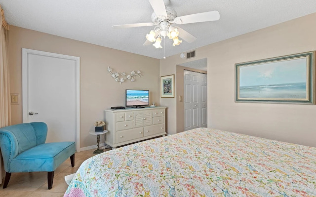 Sea Coast Gardens III 208